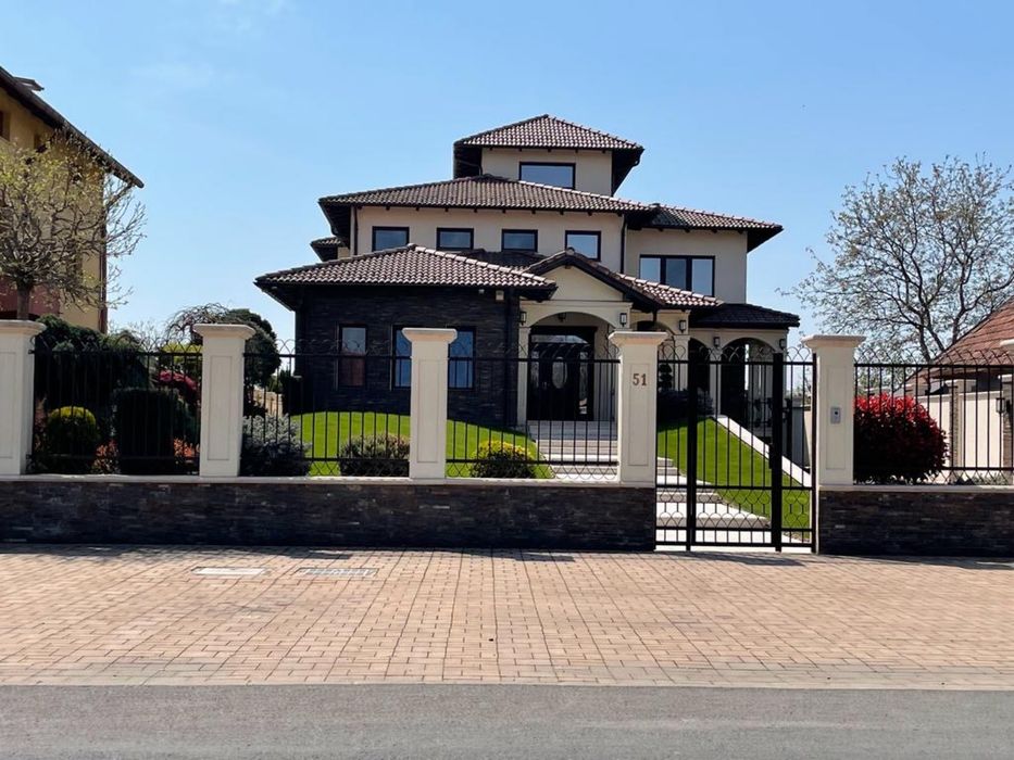 Garduri,coloane,vaze din marmura naturala