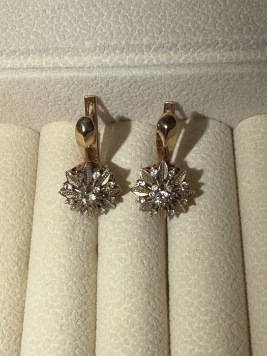 Продам золотые серьги 585 пробы