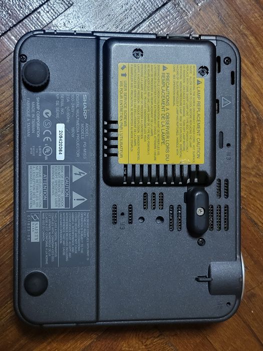 Vând videoproiectoare