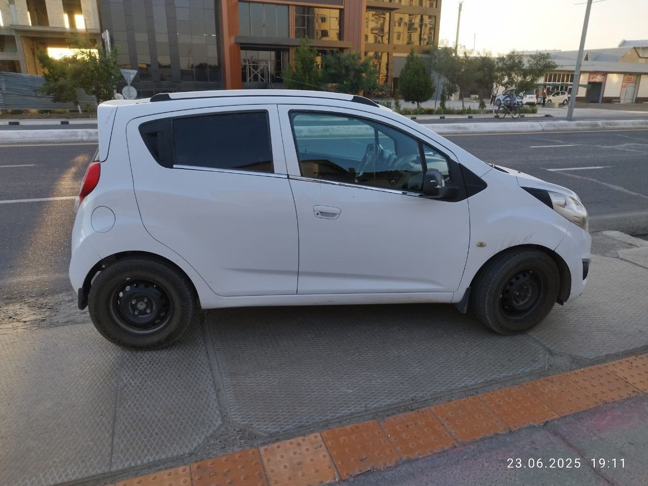 Moshina 2018- yil 175.000 km yurgan et betida ishi bor qaratib olasla
