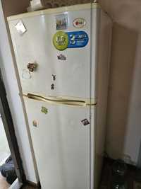 Холодильник LG  2х камерный