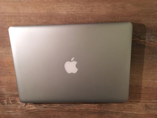 Macbook Pro 13, mid 2012, procesor i5, 8gb ram, 750 gb HDD