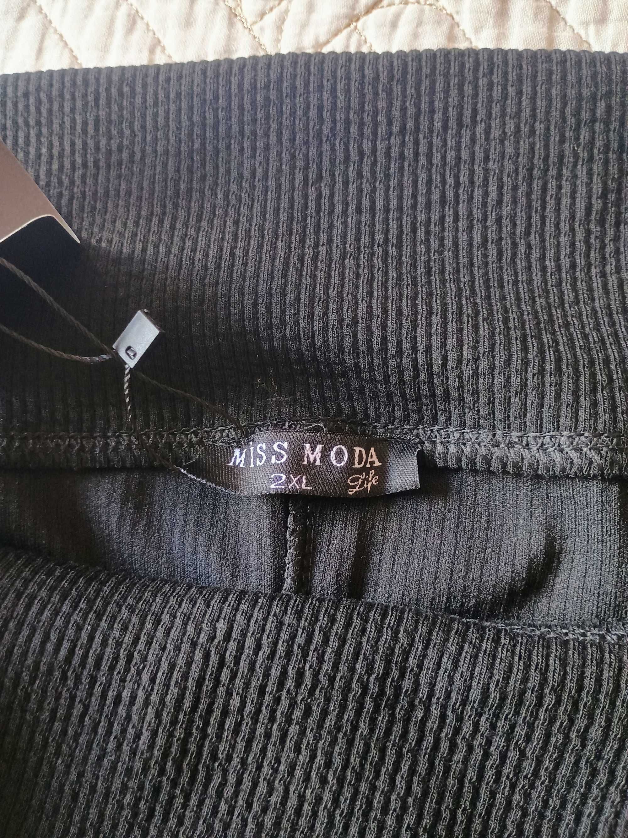Черен дамски клин на Miss Moda