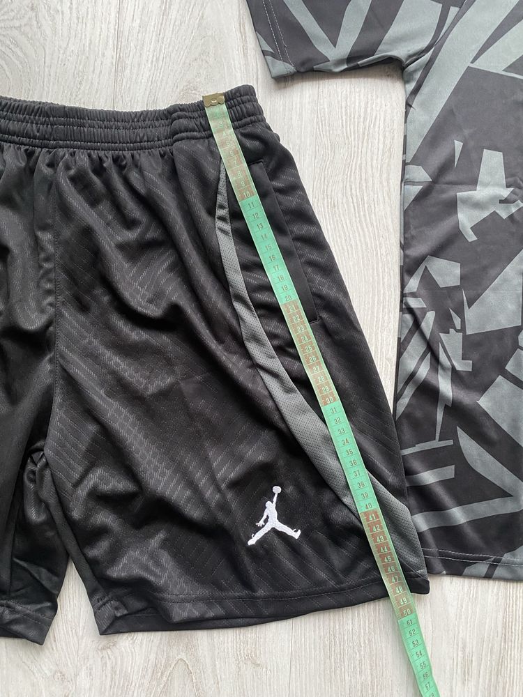 Compleu Jordan PSG L / Pantaloni Scurti + Tricou