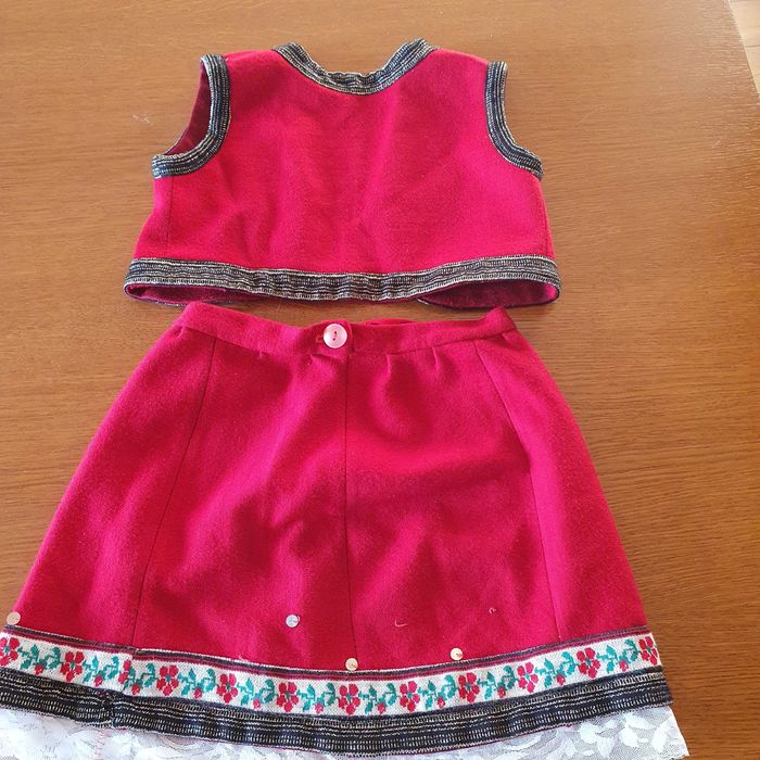 Носия илече и пола за 2 год евтино