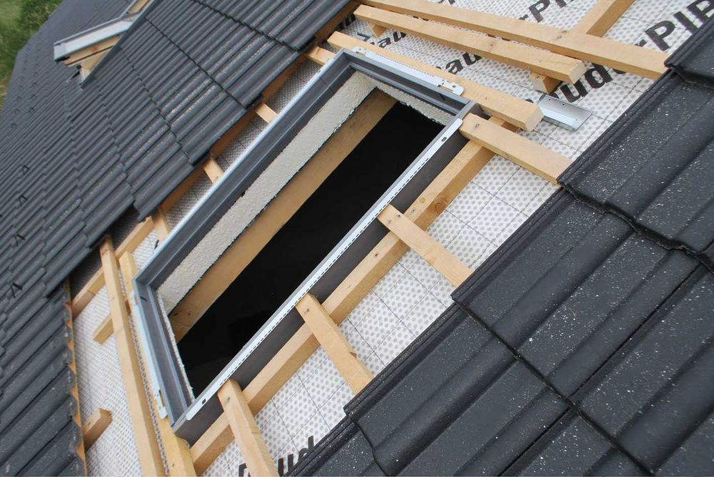 Reparatii acoperisuri - Garantie - Montaj tigla metalica