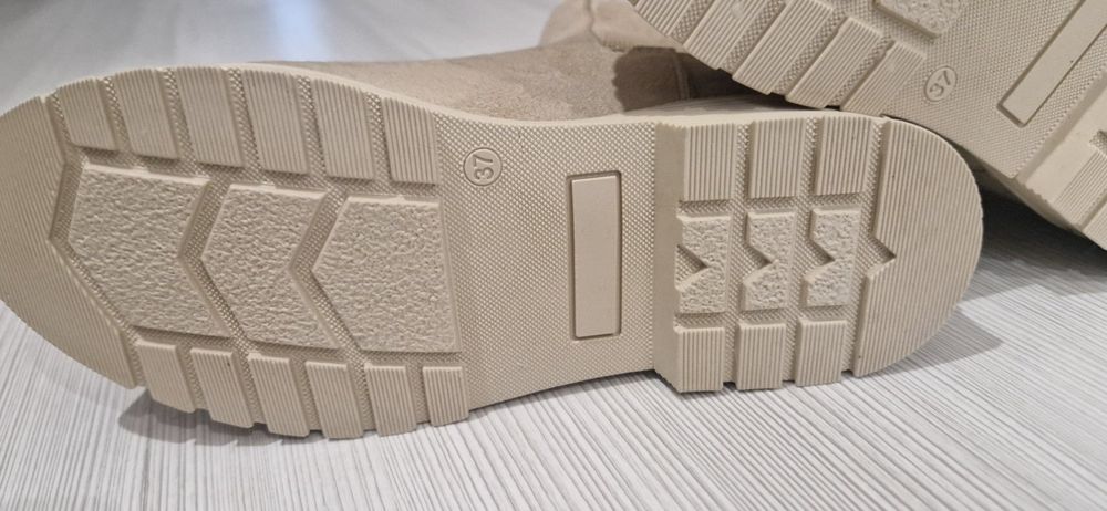 Дамски ботуши от велур