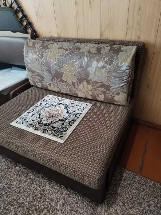 кресло-кровать .