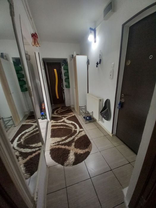 Apartament cu doua camere  zona foarte bună