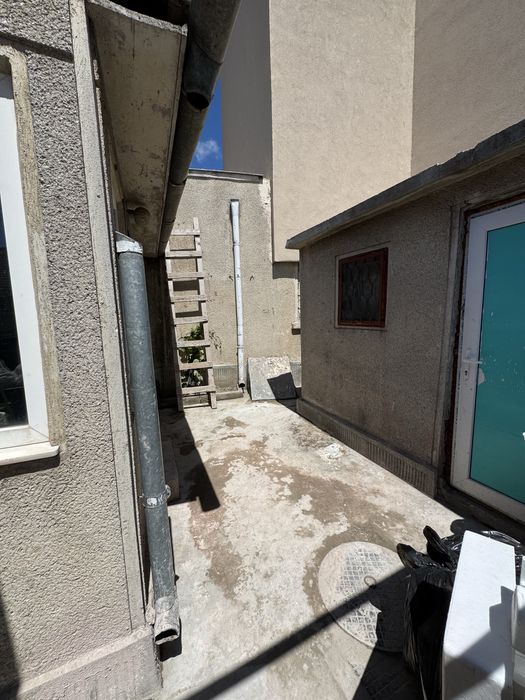 De vanzare casa din caramida necoditionata zona centrala - TROCADERO