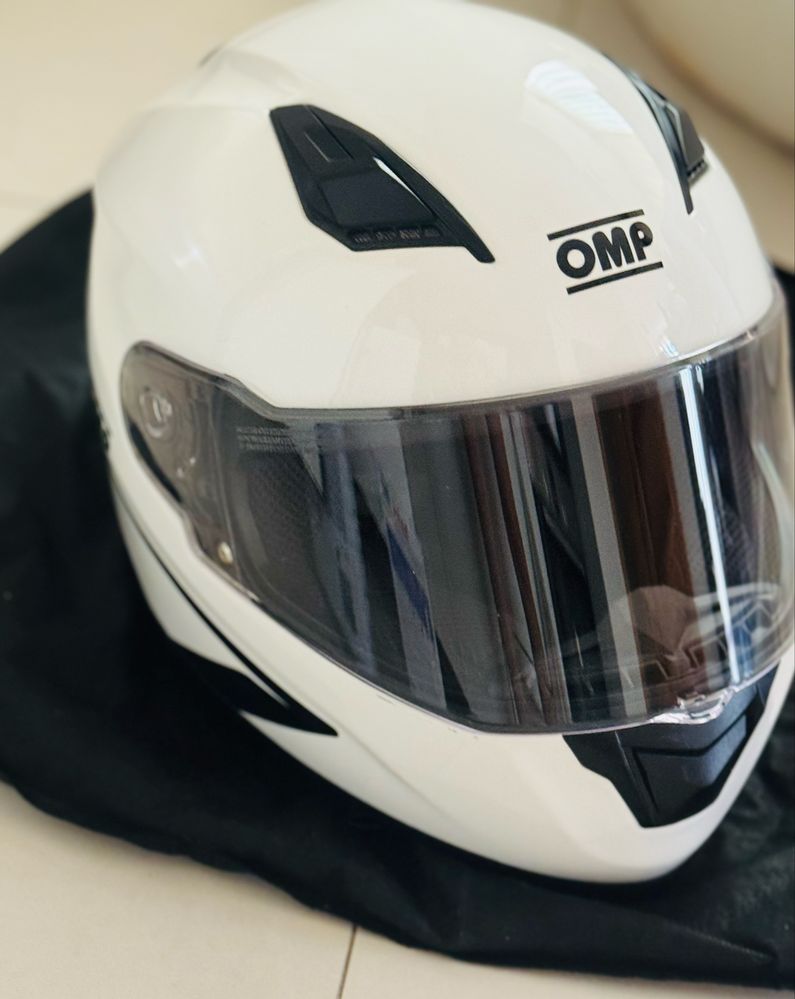 Каска OMP CIRCUIT evo white размер L