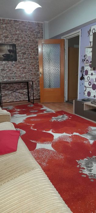 Vând apartament 2 camere (se poate face si de 3 camere)