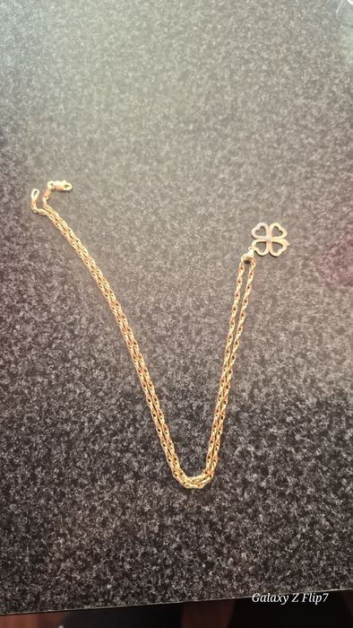 Златна верижка с медальон 14 к.