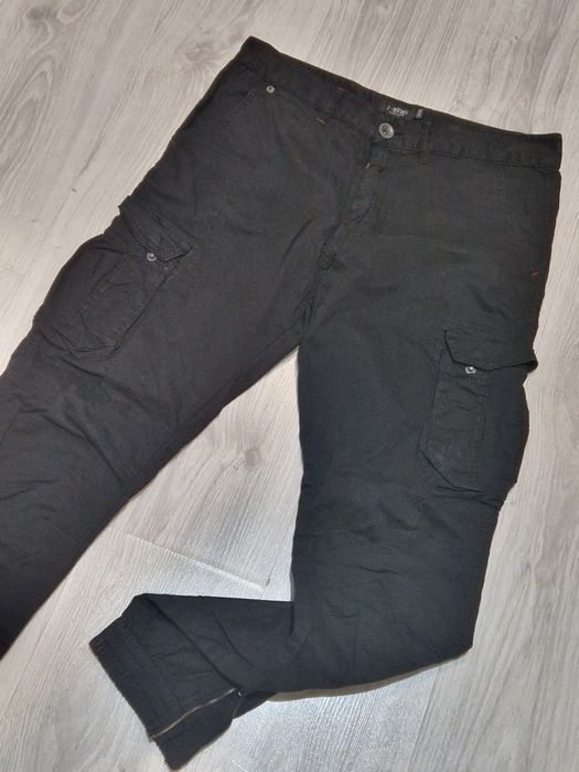 Pantaloni pentru bărbați