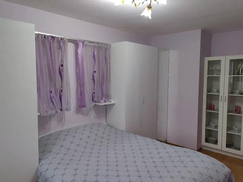 Тристаен апартамент, под наем, кв. Владислав Варненчик