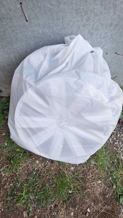 Roti Jante tabla + anvelope iarna + capace VW Passat 215 60 R16