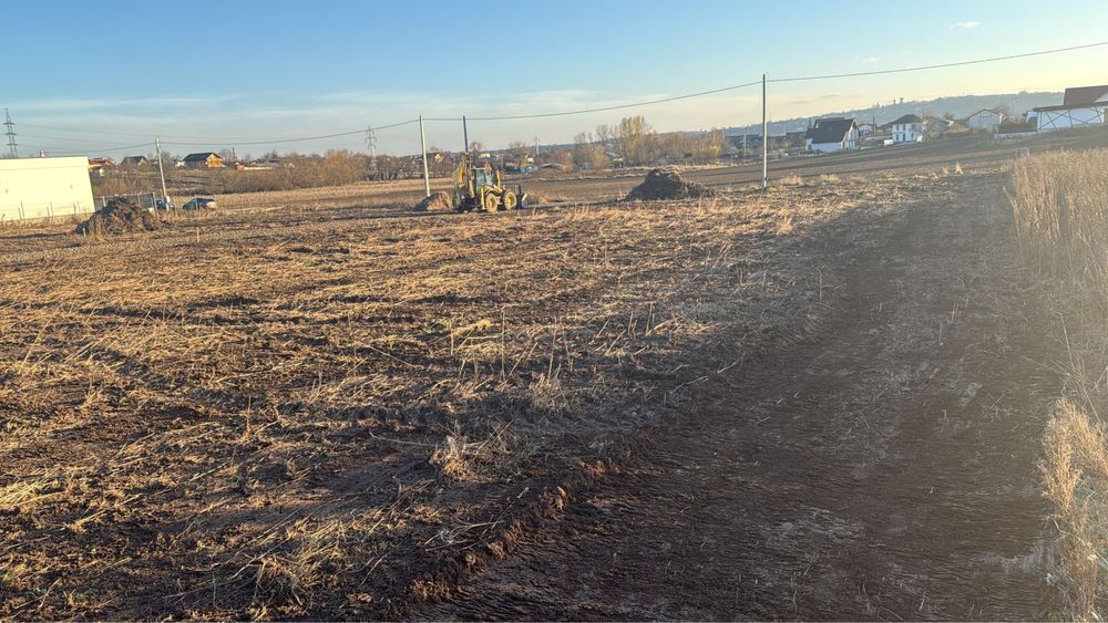 Vind 6 parcele de pamant