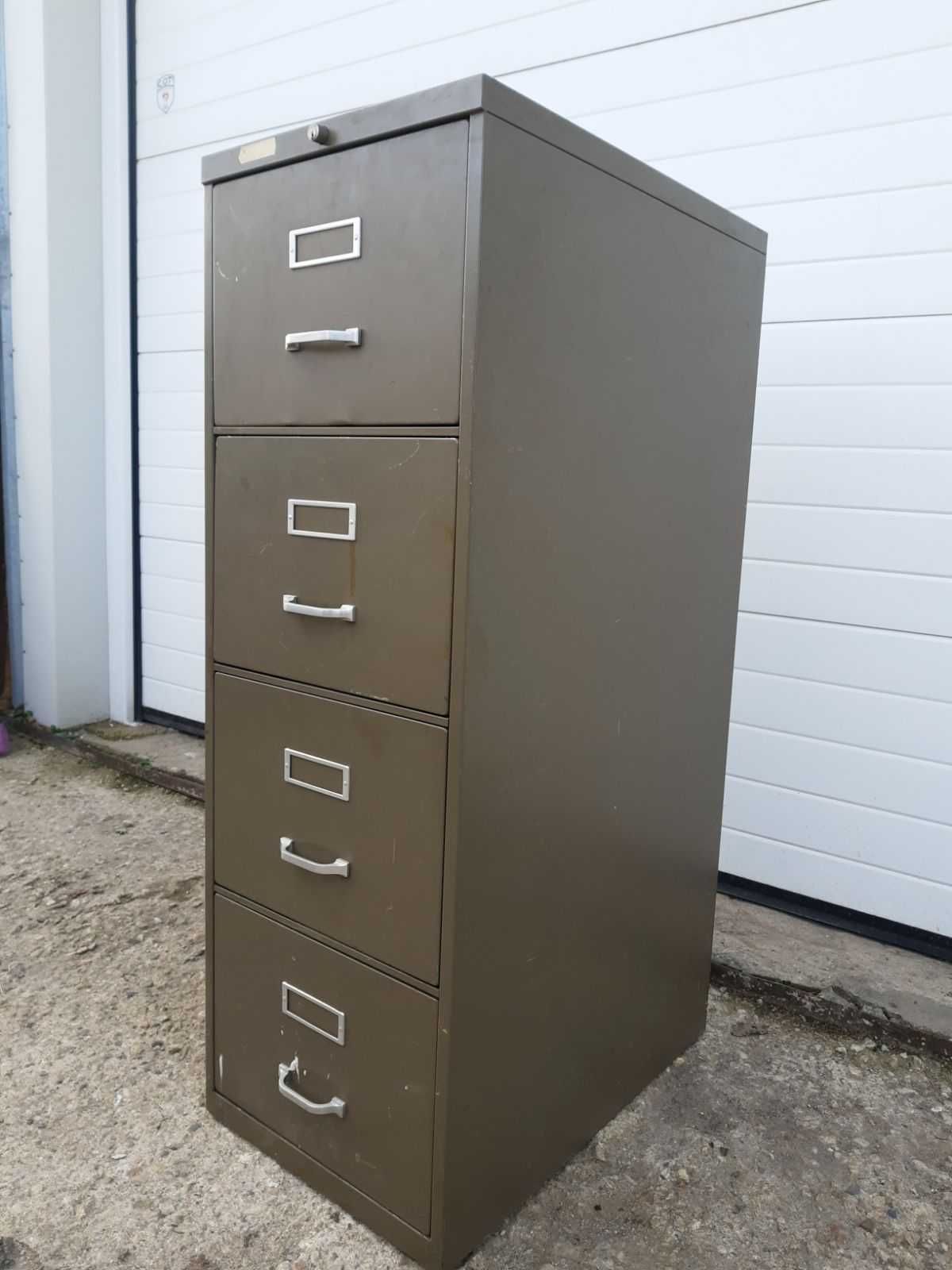 Уникален Американски метален шкаф за съхранение на документи