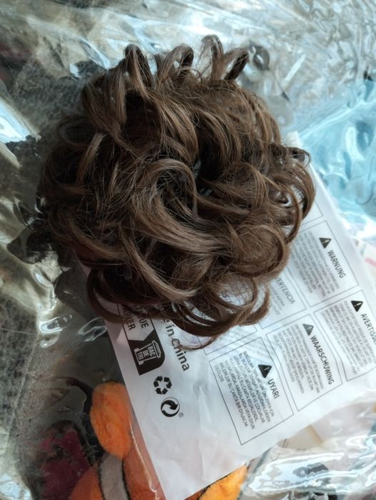 Bureți de par și peruca blonda