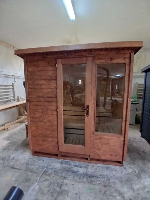 Sauna exterior izolat