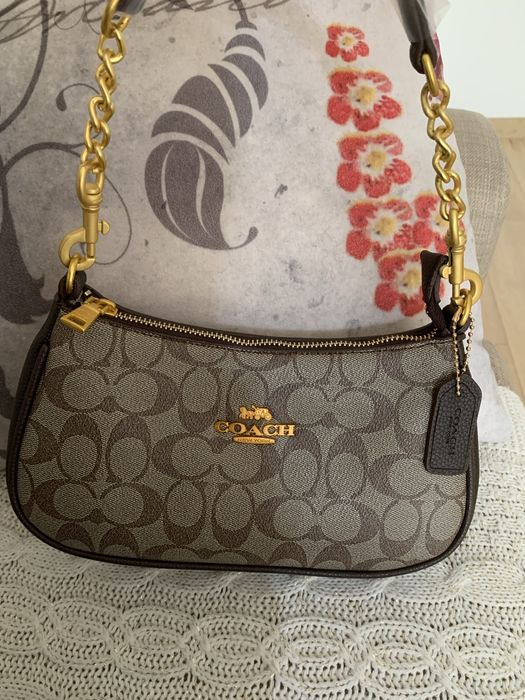 Малка манта Coach