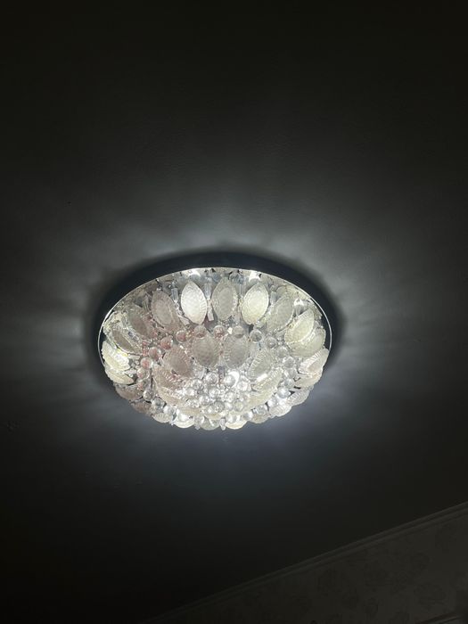 Люстра гостивой продаются