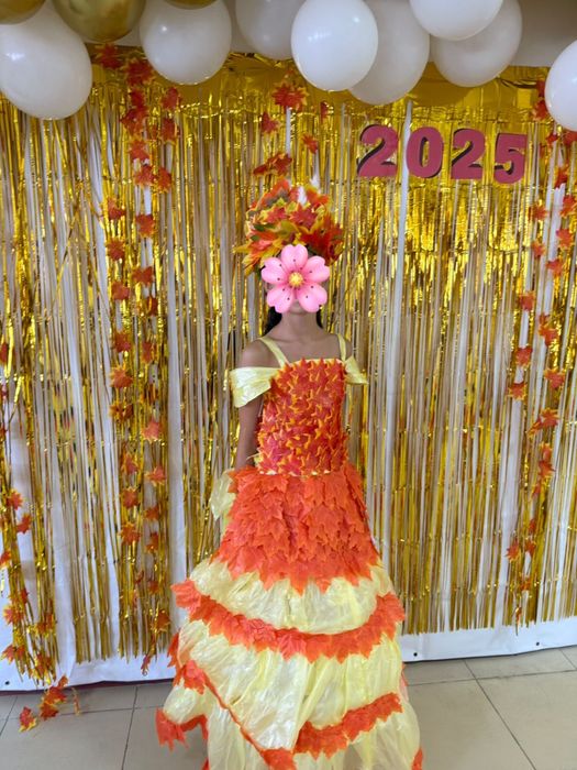 Продам платье на осенний бал , на 9-10-11 лет