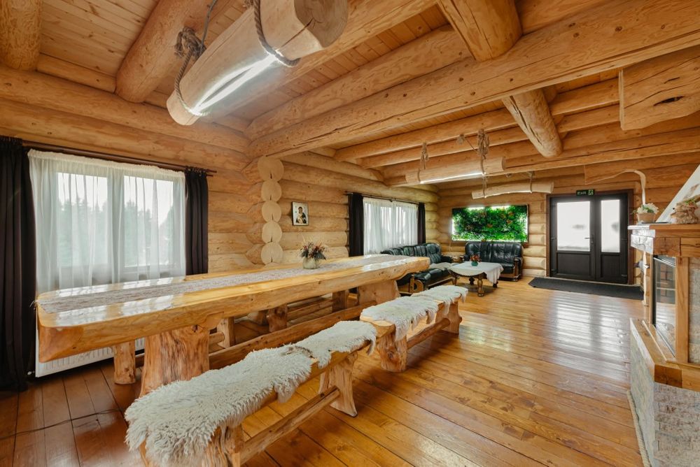 Cabana de inchiriat cu jacuzii, ciubar si sauna. Pensiunea Saranis