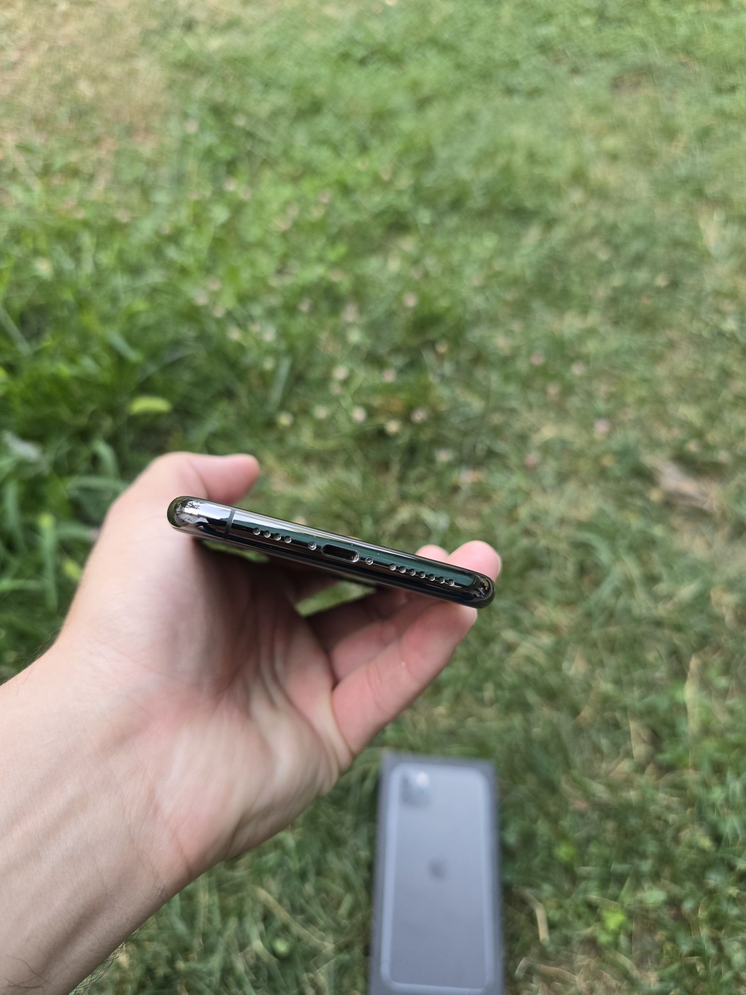 Ideal xolatta Iphone 11 pro max 256 karopka dakumentli