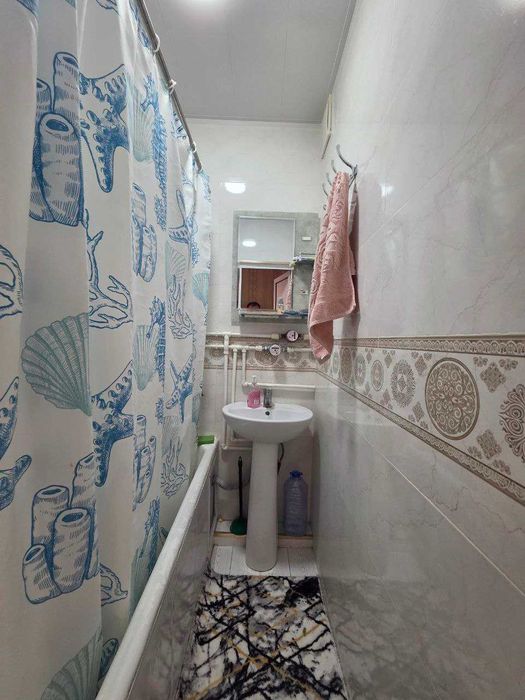 Продаётся 2х комн квартира на 4 этаже Ор-р Овир Университет