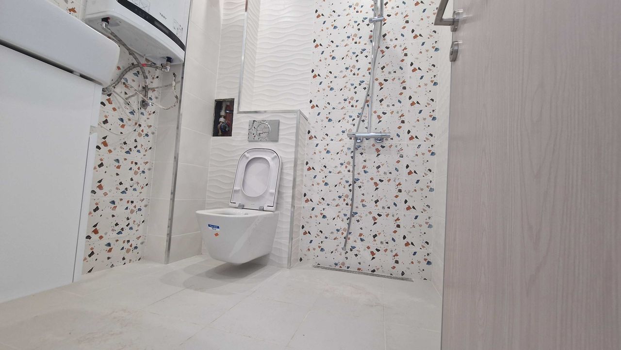 Продава се Двустаен апартамент в Пловдив, Южен - 71 кв.м за 1282 €/кв.м - Снимка #2