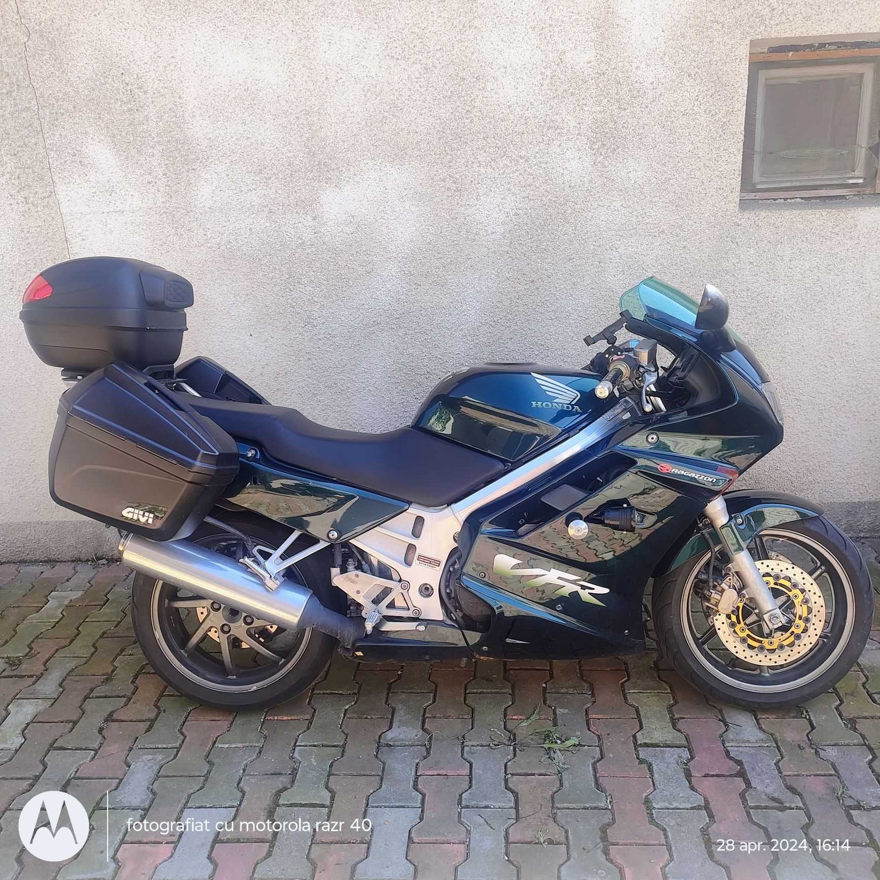 Honda vfr 750 f sport touring