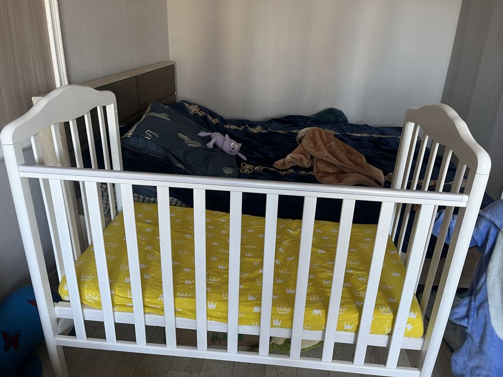 Продам кроватку детскую Алита 3/5 белый