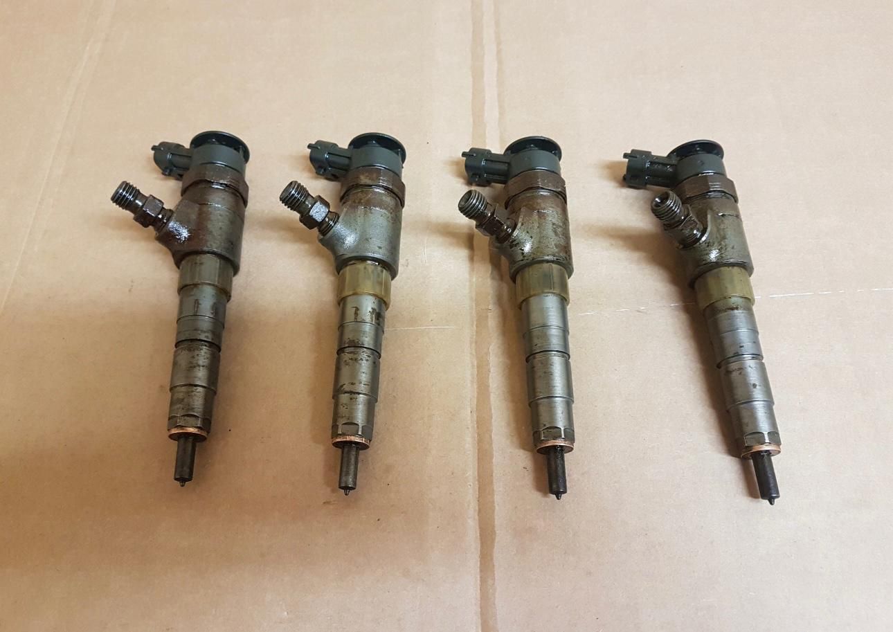 Injector Peugeot 2008 1.6 HDI 0445110566
