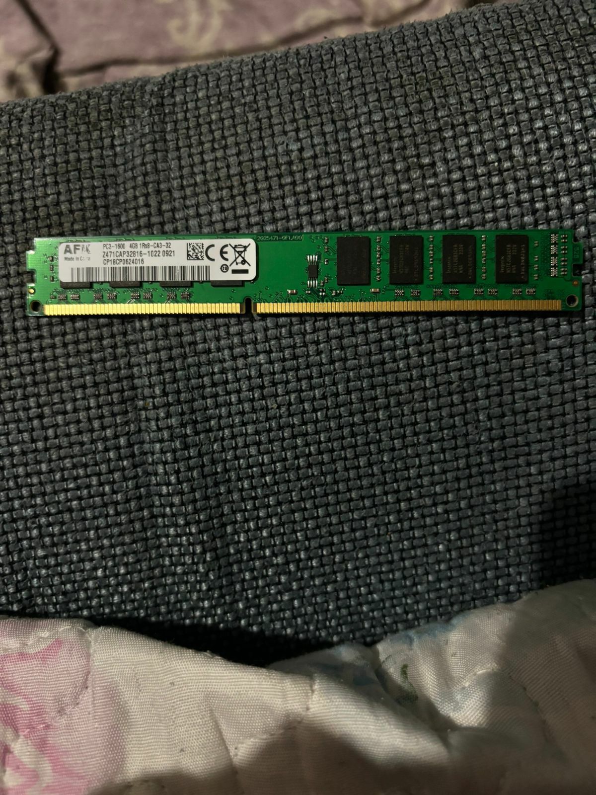 Продам оперативки память на компьютер DDR3 4 GB