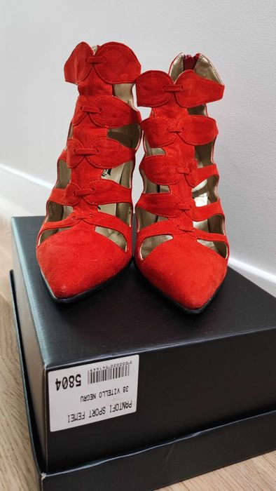 Sandale închise din piele naturală întoarsă