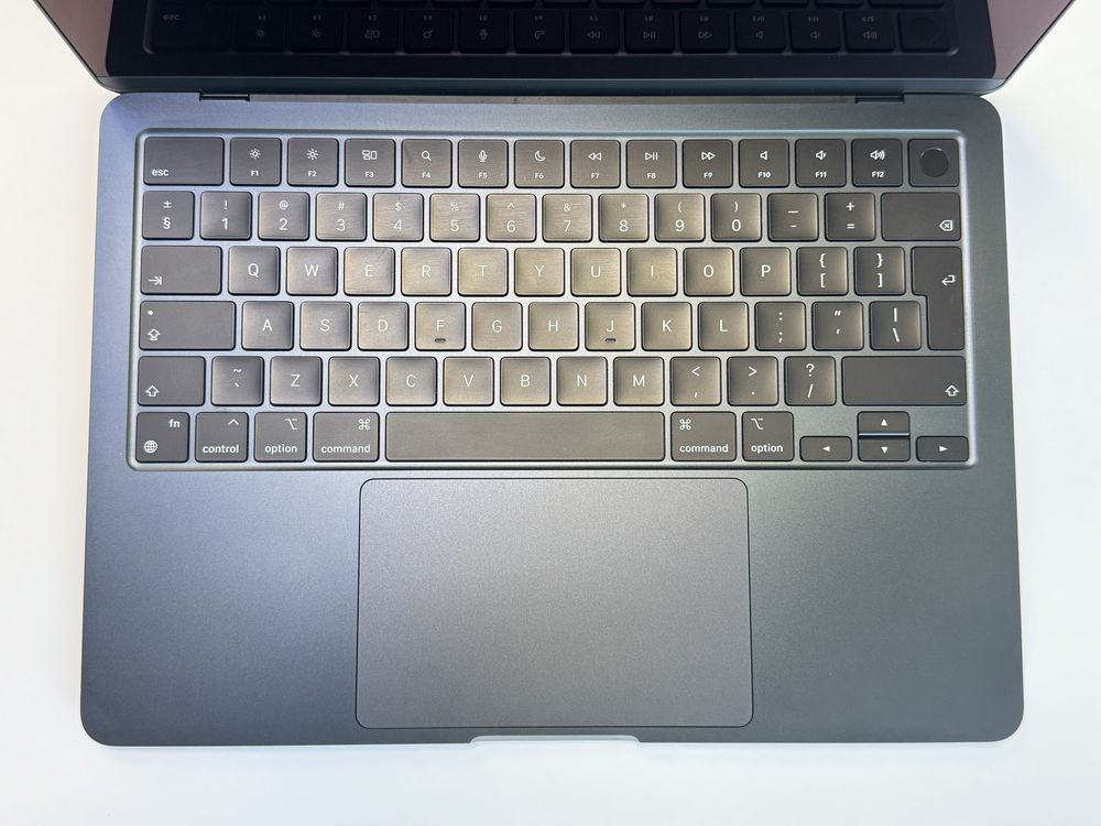 MacBook air M2 2024