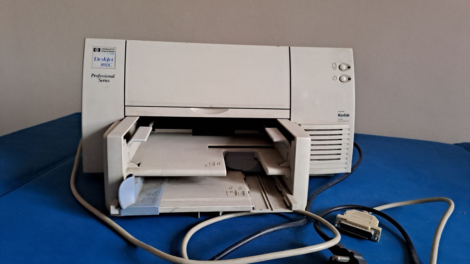 Струйный принтер HP DeskJet 890C Professional Series