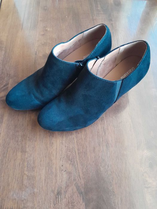 Велурени дамски обувки с нисък ток " Graceland "