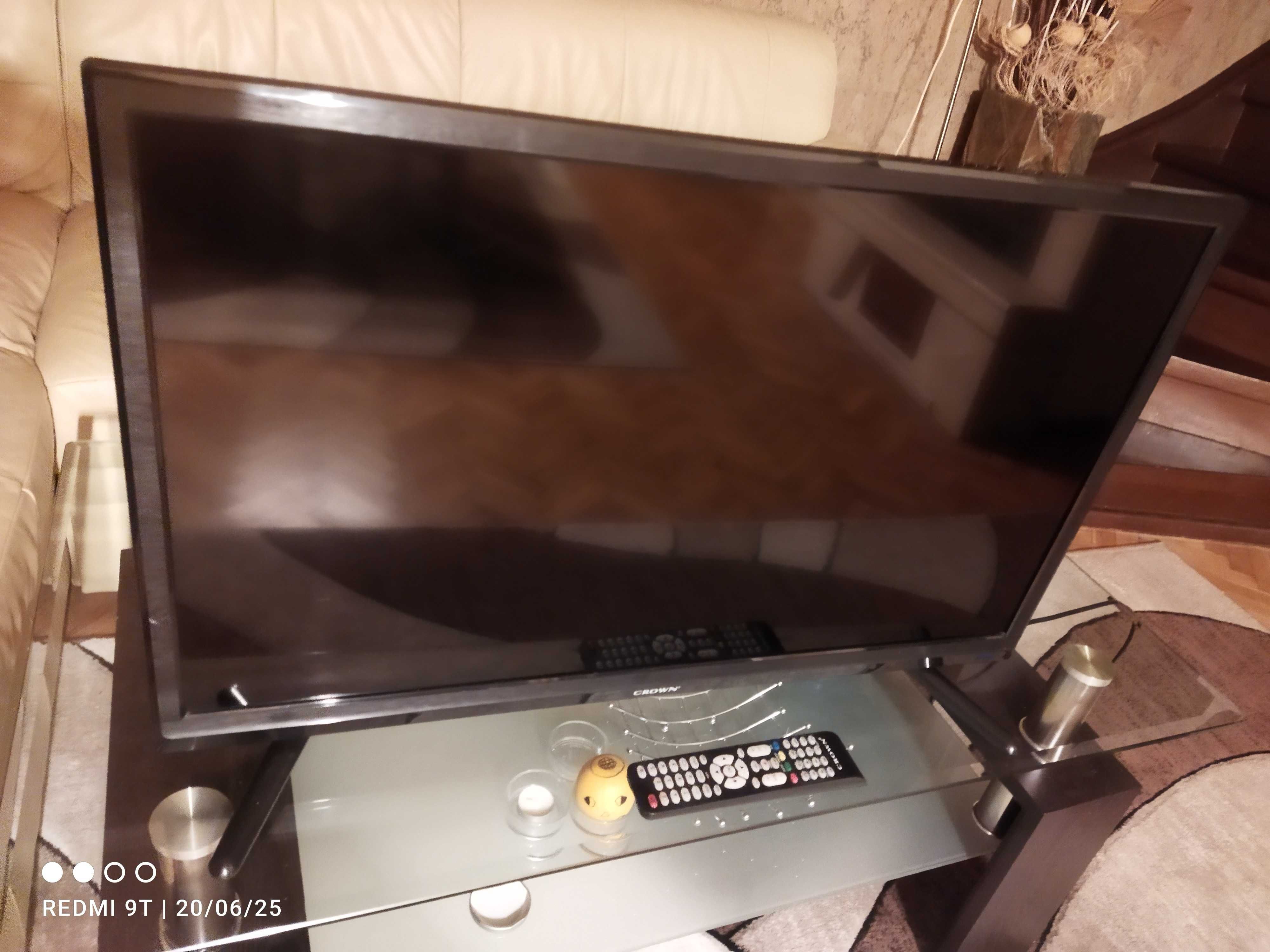 LED Телевизор Crown 32" неработещ дисплей