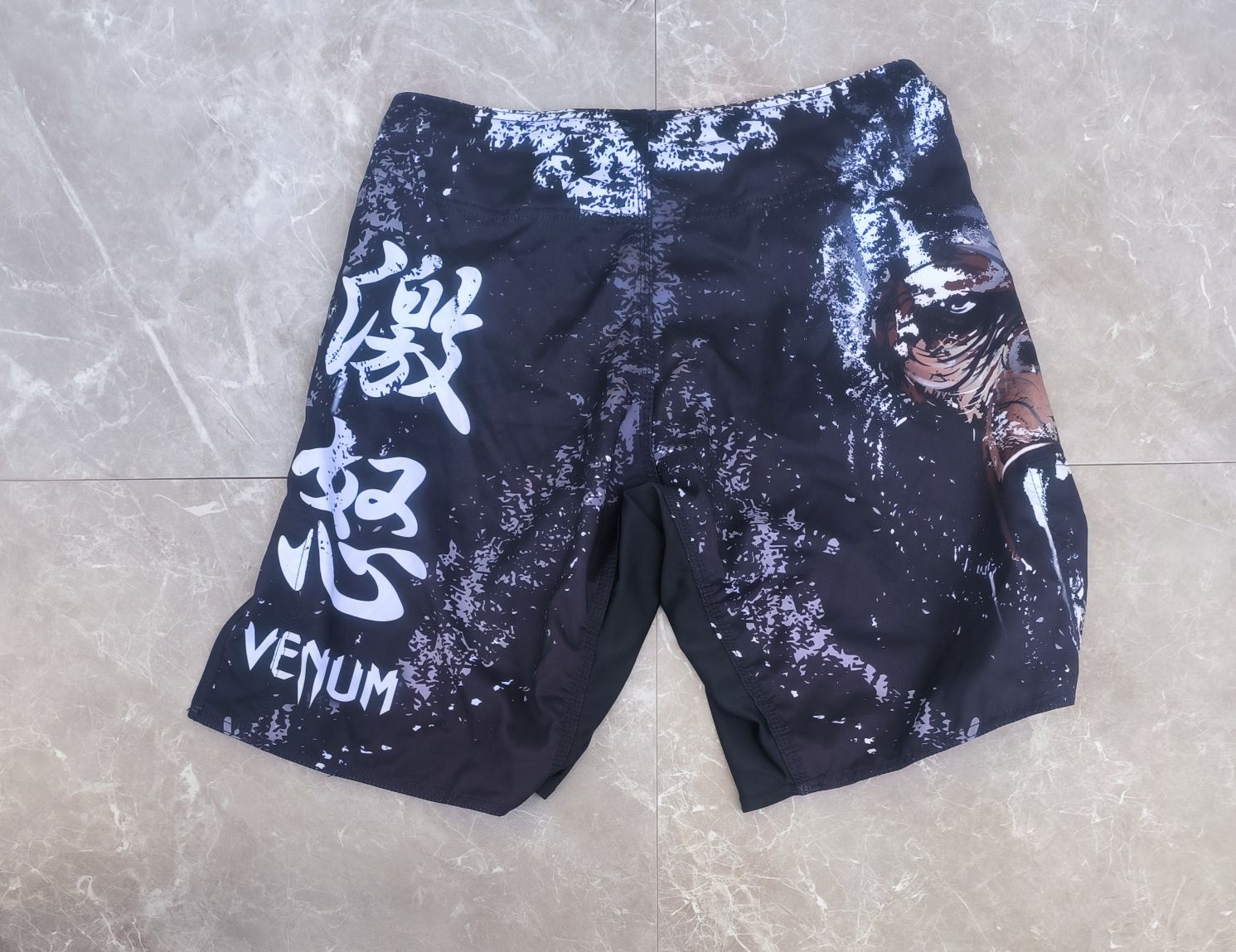 Шорти - Venum Gorilla  - BLACK​ размер S/M