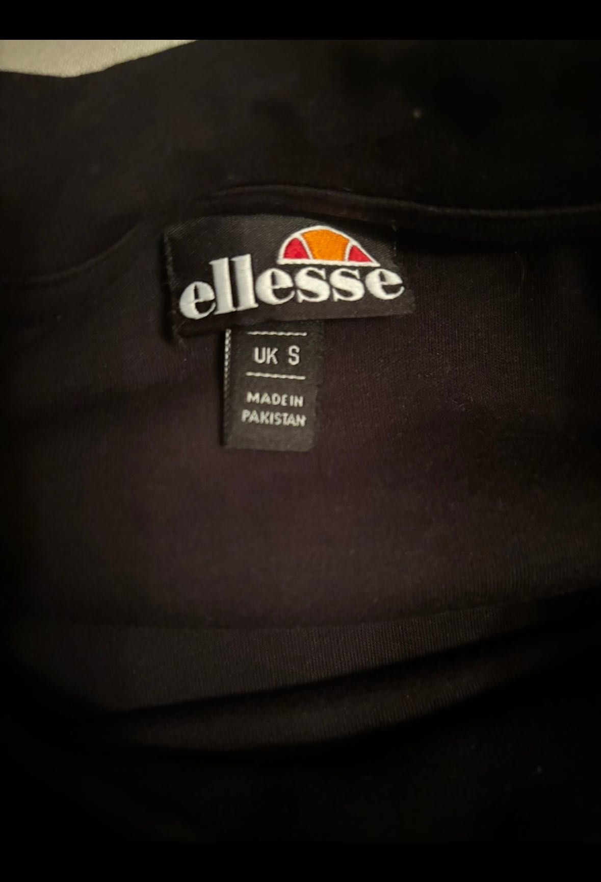 Продавам тениска на ellesse