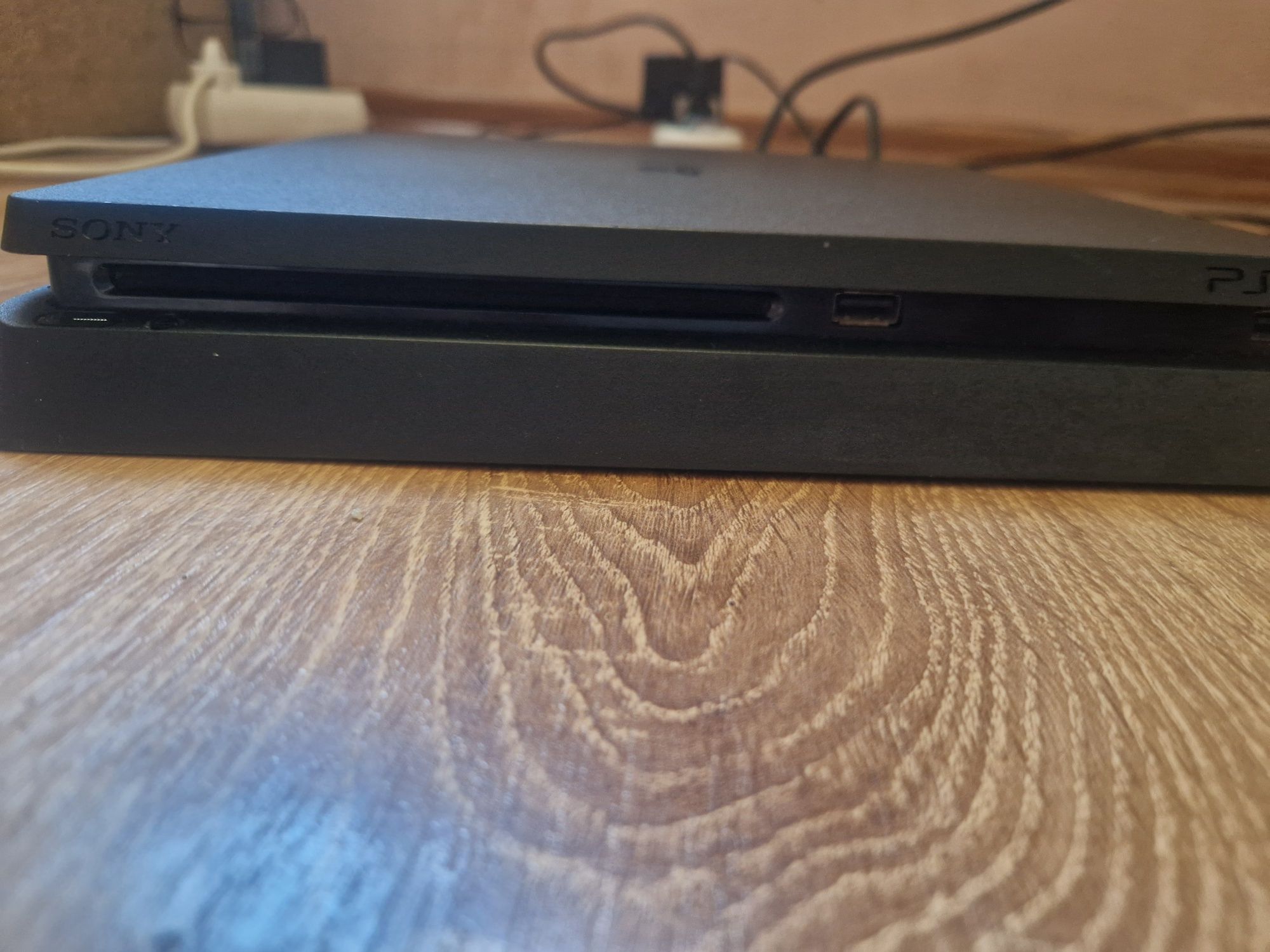 Ps4 slim 500GB vand schimb