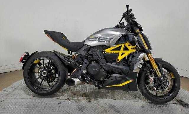 Продается итальянский мотоцикл  Ducati  XDiavel S.