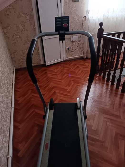 Продам беговую дорожку маханическая