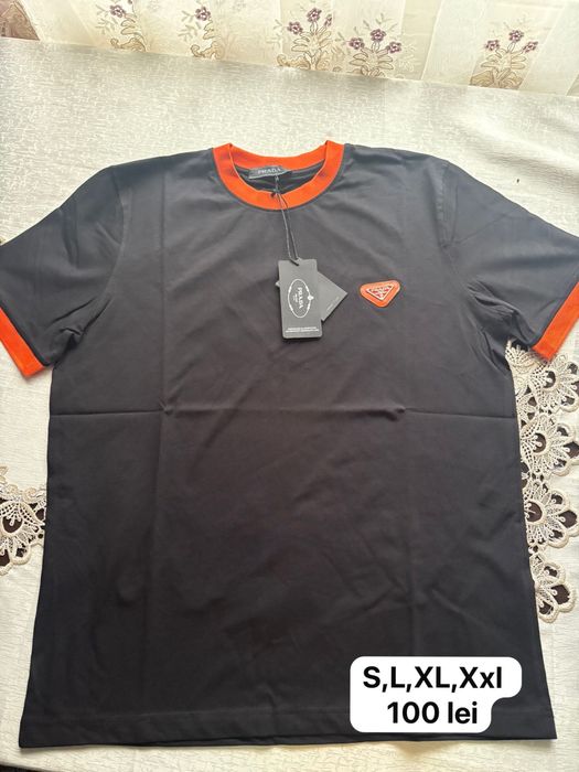 Tricouri diferite marimi