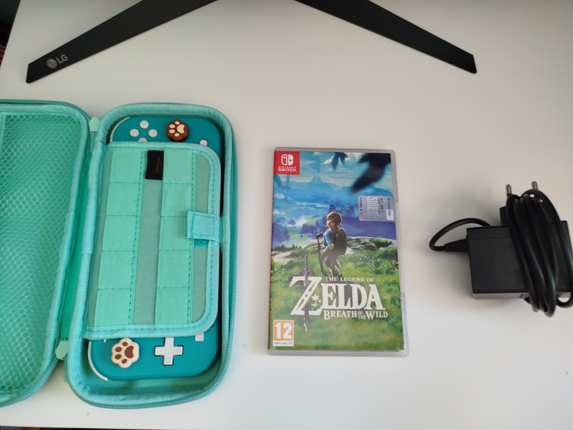 Nintendo Switch lite cu jocul Zelda