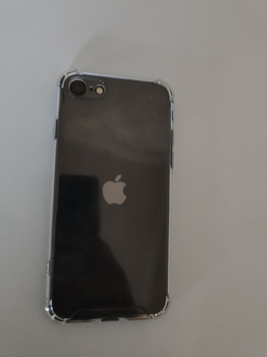 IPhone SE       .