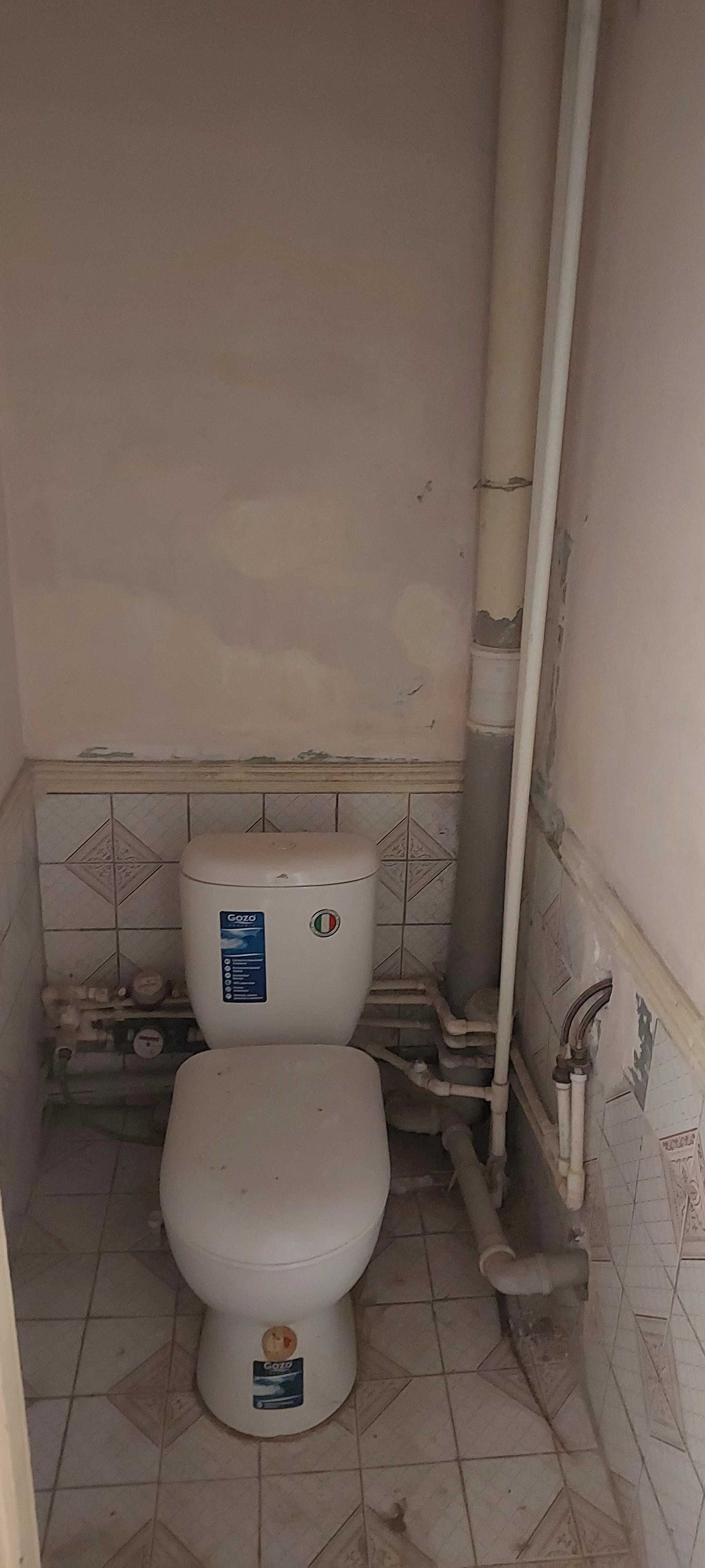 Urganch shaxrida 1 qavatda 5 xonali kvartira sotiladi +podval+ boĝb bn