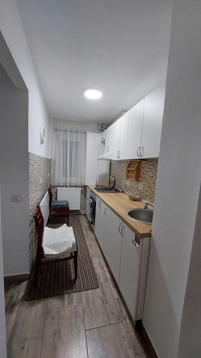 Inchiriez apartament 3 camere de Vlaicu-Lebăda